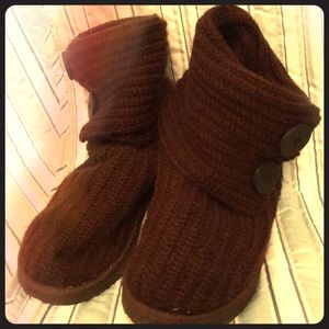 Women’s soft and cozy boots/slippers